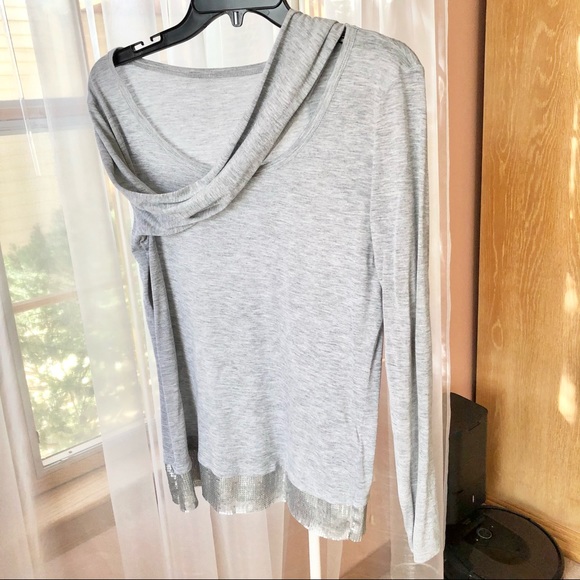 Saks OFF 5TH Grey Rayon top with sleeves - Picture 3 of 9